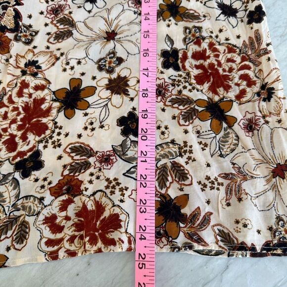 Maurices Floral Lace Trim Blouse size L NWT - Picture 7 of 8